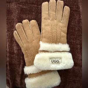 Brand New Never Worn Ugg Gloves